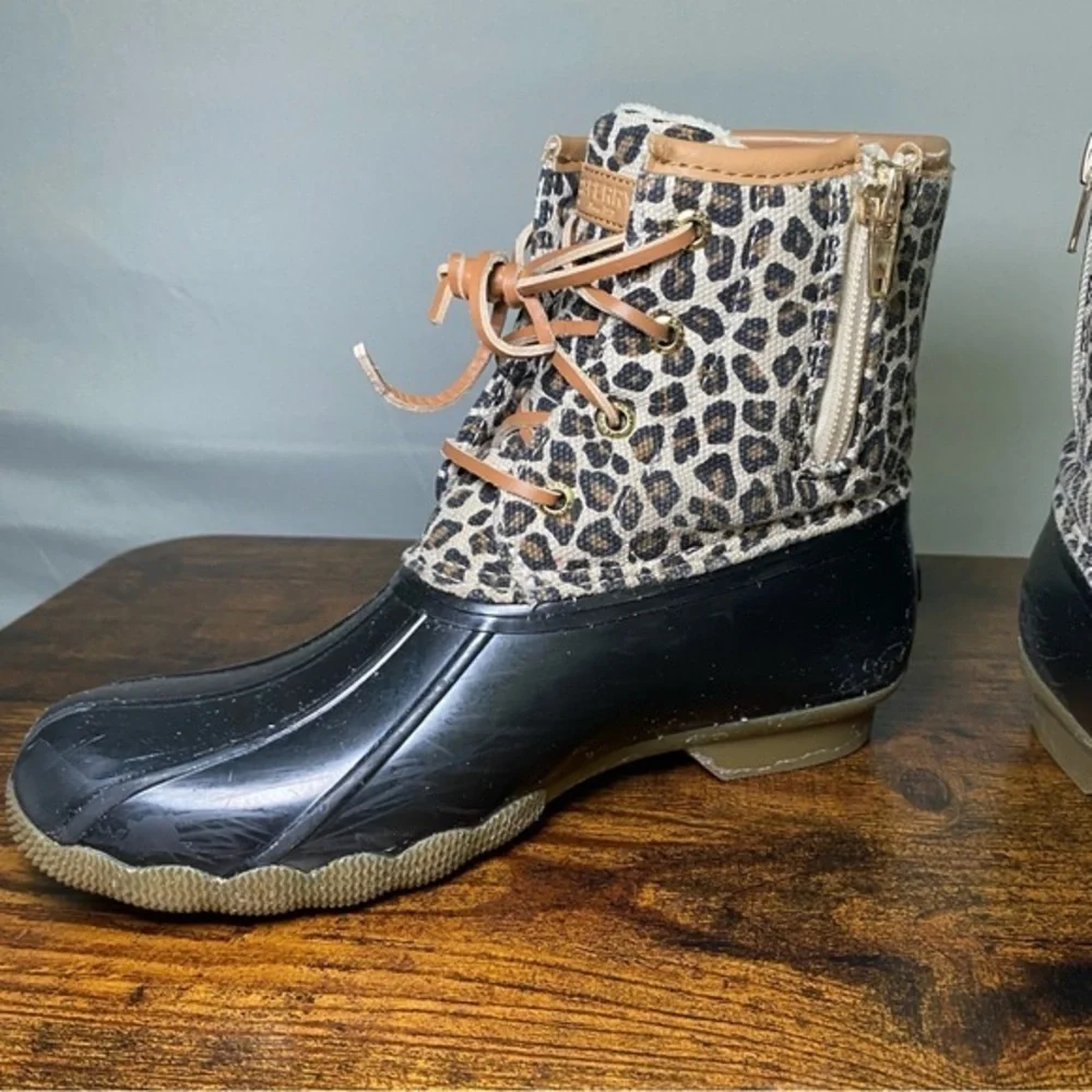 Sperry Womens Saltwater Animal Leopard Print Duck Boots Sz 4‎ Water Resistant